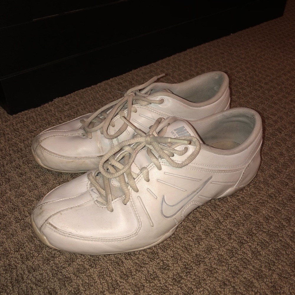 Nike cheer shoes